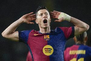 开云体育官网-莱万对阵塞尔塔将迎第100次西甲出场，还可能打进巴萨生涯第100球