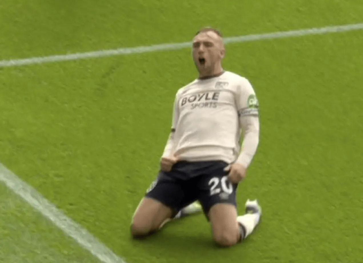 开云体育APP下载-西汉姆联3-0森林迎赛季首胜，鲍文破门，威尔逊处子球