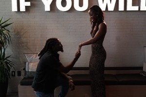 开云体育APP下载-老鹰球员基顿-华莱士求婚成功 众亲友到场祝福！