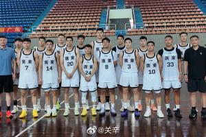 开云体育官网-豪华耀眼！广东男篮全运会阵容：赵睿 胡明轩 徐杰 沈梓捷领衔！