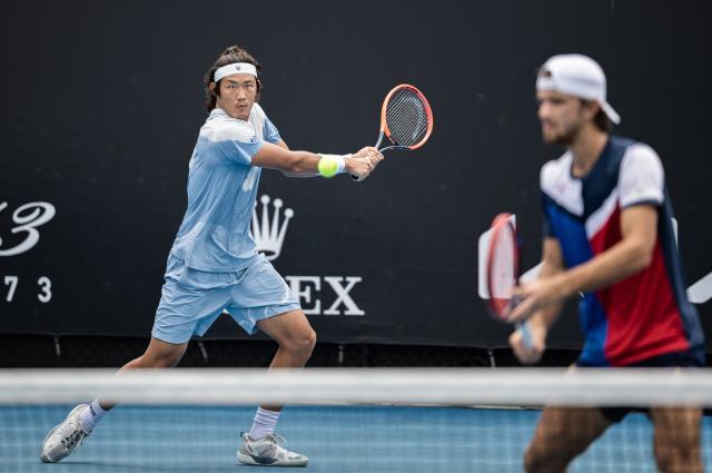 开云体育官网-张之臻打入男双四强，战术对头痛打双打专家