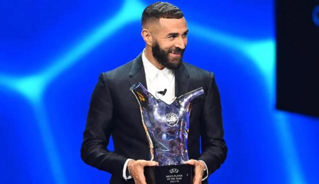 kaiyun-欧足联颁奖：本泽马获欧洲足球先生 安帅最佳主帅