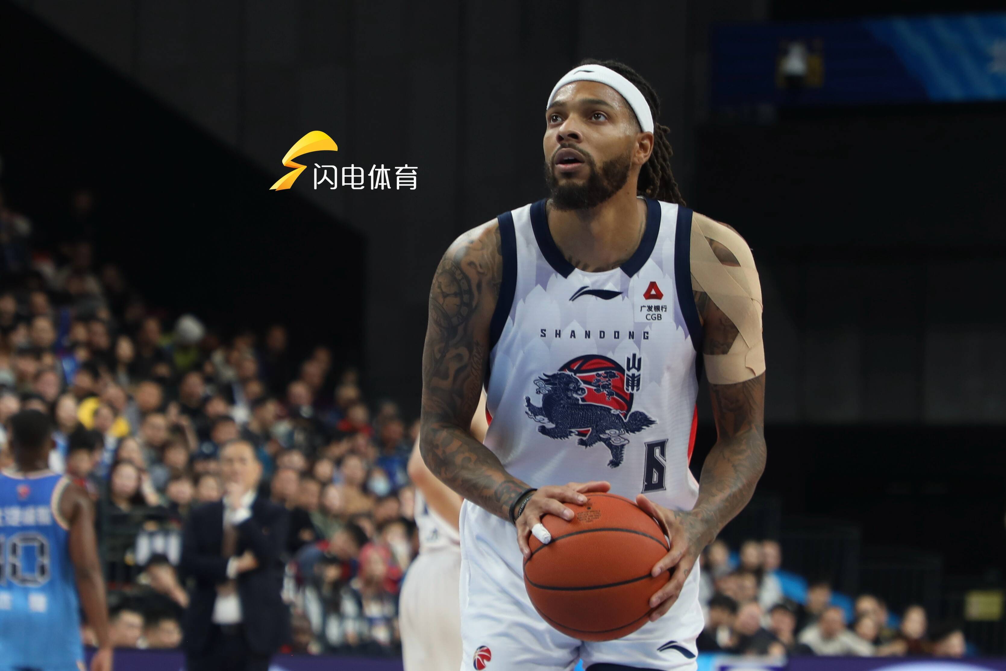 开云-挺进俱乐部杯四强！山东高速男篮89-88险胜浙江